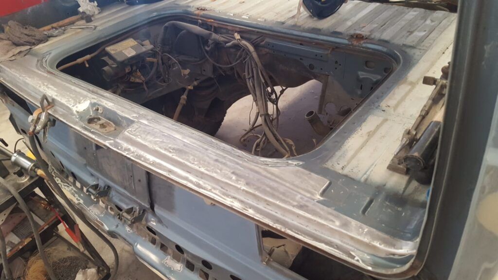 Arreglando la chapa del maletero