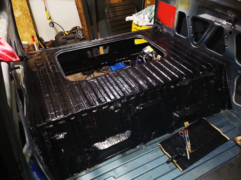 Aislamiento acústico para furgoneta