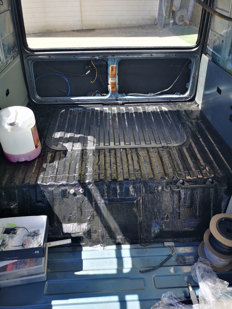 Aislamiento acústico zona motor