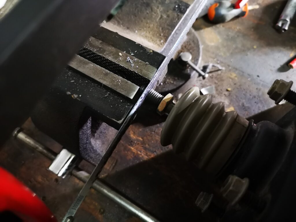 Tornillo cortado en servo