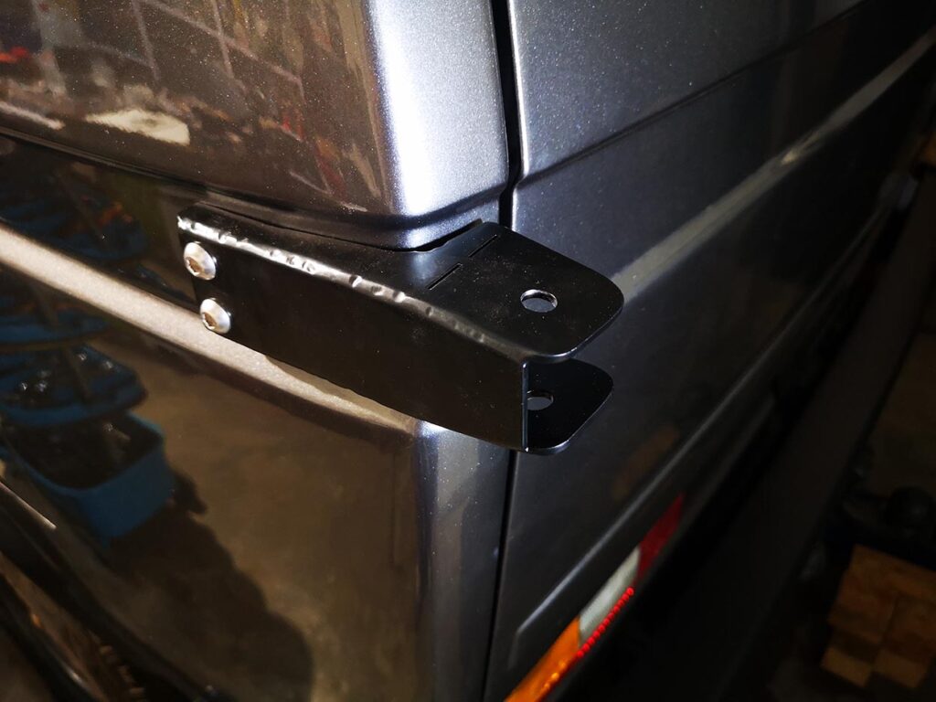 Soporte superior atornillado