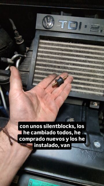 En el proceso de cambiar el embrague, cosa que veo a mejorar, cosa que tengo que pararme y dejar como nueva. Seguimos dándole mejoras a la Volkswagen T4 California Exclusive.

#vwt4california #vwt4 #vwt4camper #californiaexclusive #tubosilicona #silentblock